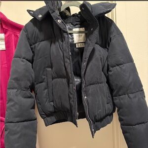 Abercrombie & Fitch Black and Cream Label Interior